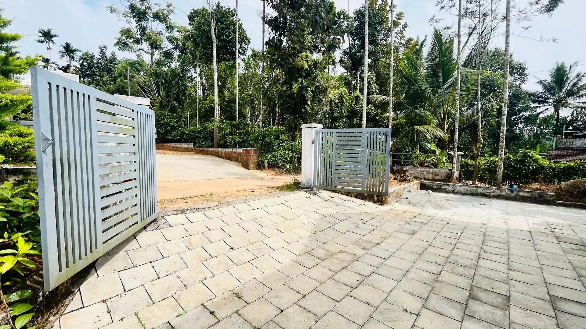 Nilaavu Homes - The Staycation At Wayanad Panamaram 0*,